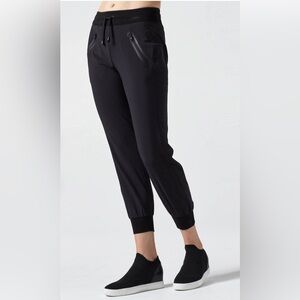 Blanc Noir Women's Getaway Black Joggers with Zipper Pockets Size Medium